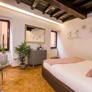  Apartment Girolamo's Jacuzzi Place