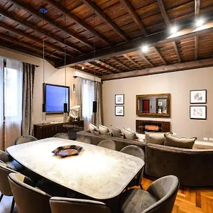  Apartment The Frattina - Luxury Serviced