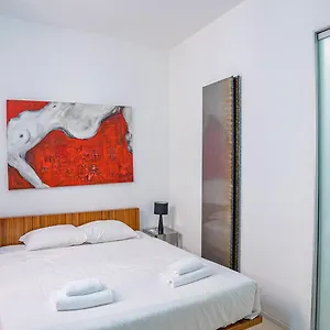  Apartment Stylish Close To Piazza Navona