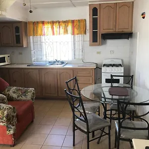 Club Caribbean Court Apartment Runaway Bay